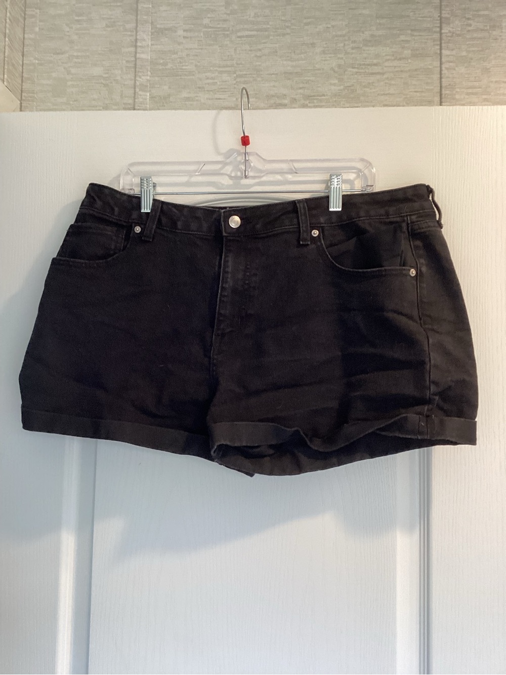 No Boundaries Black Denim Roll-Hem Shorts 18 EUC
